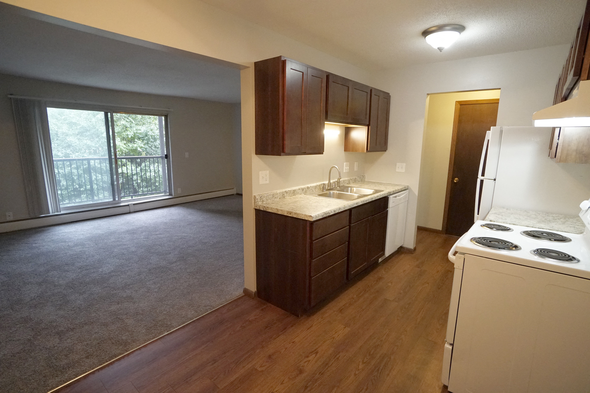 Edina Manor Apartments Image 7